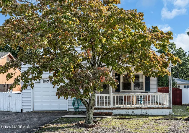 Photo 2 of Sale Pending at 1905 Teakwood Rd, Toms River, NJ 08753 | MLS# 22629811 | Listing updated on 2026-09-28