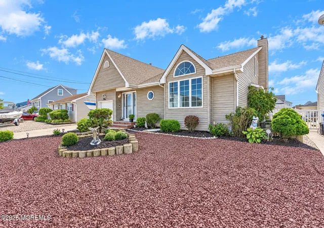 Photo 3 of Sale Pending at 3407 Thistle Ave, Toms River, NJ 08753 | MLS# 22629745 | Listing updated on 2026-09-24