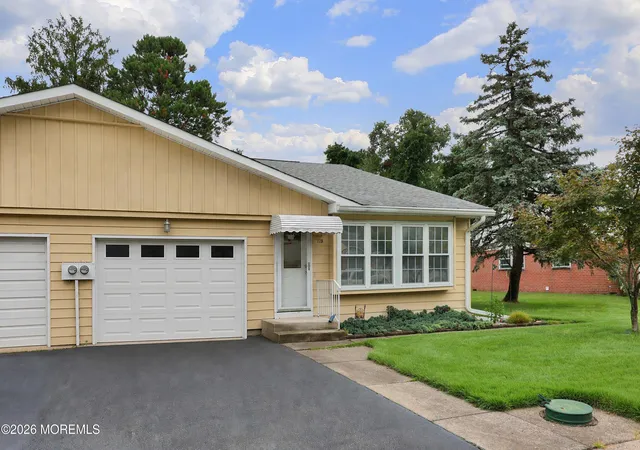 Photo 4 of Sale Pending at 11 Lenape Trl, Whiting, NJ 08759 | MLS# 22628571 | Listing updated on 2026-09-17