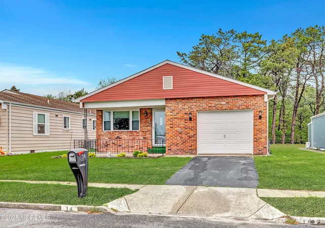 Photo 2 of Single family home for sale at 14 Santiago Dr W, Toms River, NJ 08757 | MLS# 22628298 | Listing updated on 2026-09-09