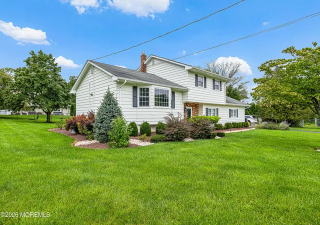 Photo 3 of Single family home for sale at 5 Travis Ct, Monroe Township, NJ 08831 | MLS# 22627719 | Listing updated on 2026-09-21