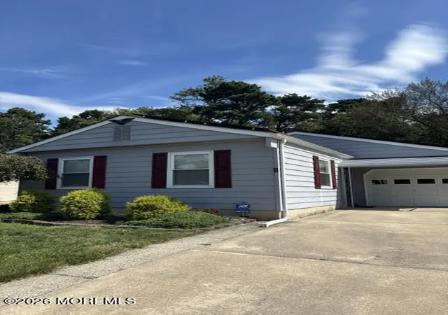 Photo 2 of Single family home for sale at 5 Kirkwood Ct, Toms River, NJ 08757 | MLS# 22627217 | Listing updated on 2026-10-05