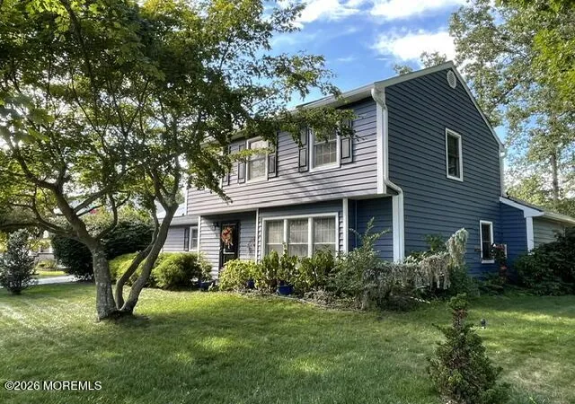 Photo 1 of Single family home for sale at 28 Standish Dr, Howell, NJ 07731 | MLS# 22627401 | Listing updated on 2026-10-06