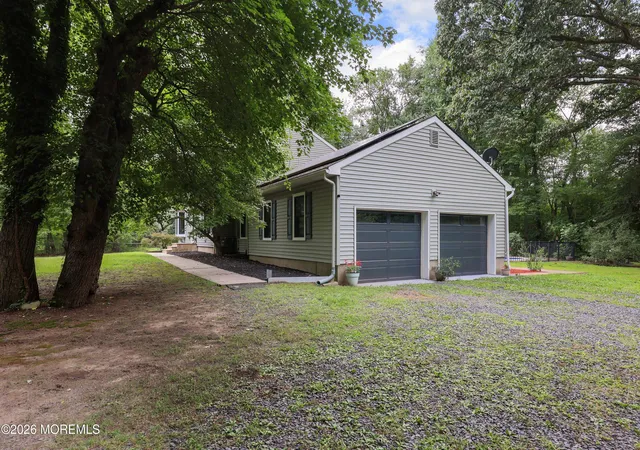 Photo 3 of Single family home for sale at 139 Sleepy Hollow Rd, Red Bank, NJ 07701 | MLS# 22627172 | Listing updated on 2026-09-07