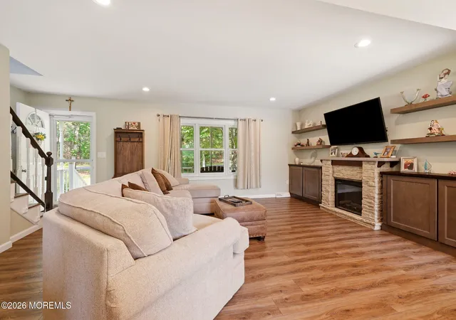 Photo 3 of Single family home for sale at 194 Ross Ln, Jackson, NJ 08527 | MLS# 22627207 | Listing updated on 2026-09-15
