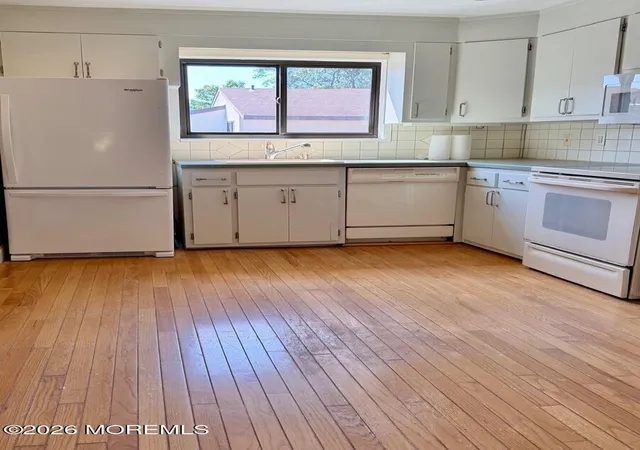Photo 2 of Condo for sale at 94 Tower Hl Dr, Red Bank, NJ 07701 | MLS# 22627409 | Listing updated on 2026-09-17