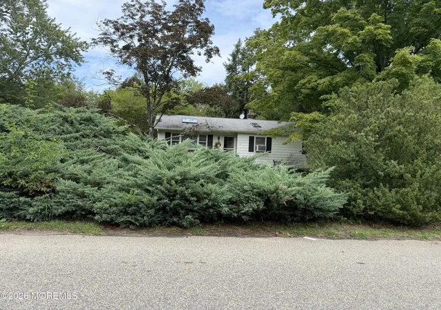 Photo 3 of Single family home for sale at 4 Peach Tree St, Jackson, NJ 08527 | MLS# 22627473 | Listing updated on 2026-09-11