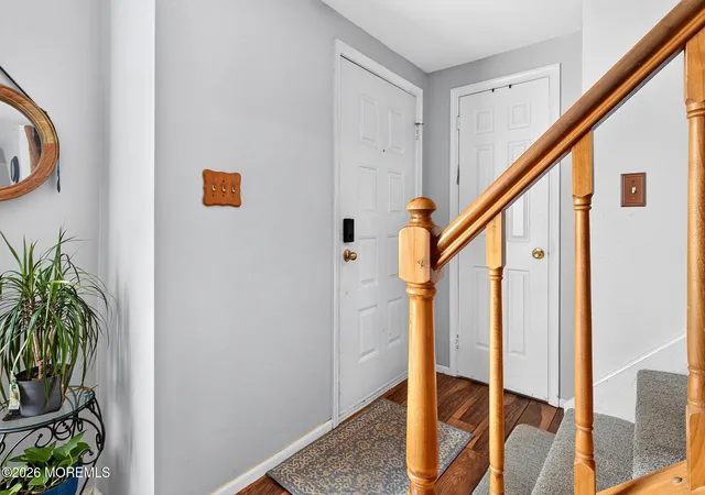 Listing Photo 4 - Condo for sale in building located at 20 Karwatt Ct, Sayreville, NJ 08872
