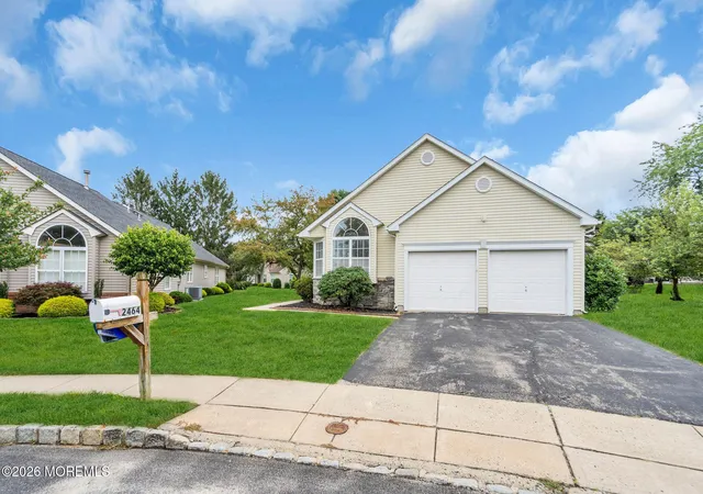 Photo 4 of Sale Pending at 2464 Spring Hl Dr, Toms River, NJ 08755 | MLS# 22627487 | Listing updated on 2026-10-19
