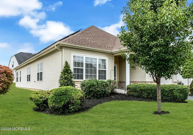 Photo 3 of Single family home for sale at 4 Frances Ct, Manchester, NJ 08759 | MLS# 22627303 | Listing updated on 2026-09-14