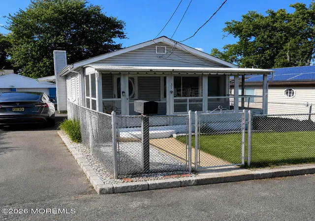 Photo 2 of Single family home for sale at 31 Pacific Blvd, Keyport, NJ 07735 | MLS# 22627328 | Listing updated on 2026-09-04