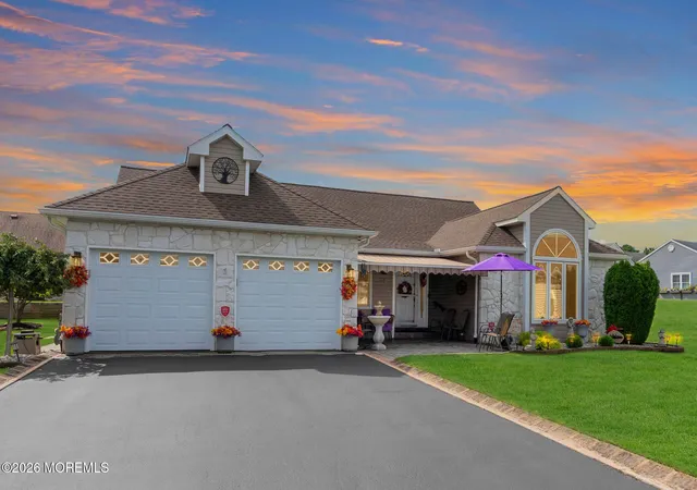 Photo 1 of Sale Pending at 31 Swindon Ct, Toms River, NJ 08757 | MLS# 22628043 | Listing updated on 2026-09-16