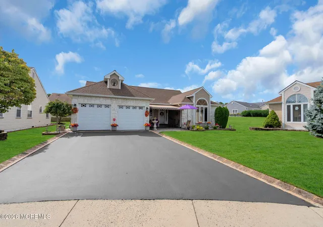 Photo 3 of Sale Pending at 31 Swindon Ct, Toms River, NJ 08757 | MLS# 22628043 | Listing updated on 2026-09-16