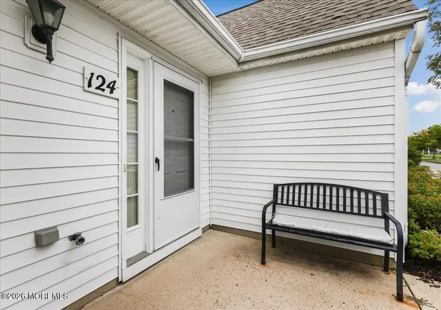 Photo 3 of Single family home for sale at 124 Waterside Blvd, Monroe Township, NJ 08831 | MLS# 22628188 | Listing updated on 2026-09-29