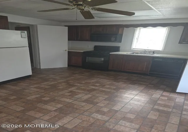 Photo 3 of Single family home for sale at 37 Euclid Ave, Matawan, NJ 07747 | MLS# 22627500 | Listing updated on 2026-09-14