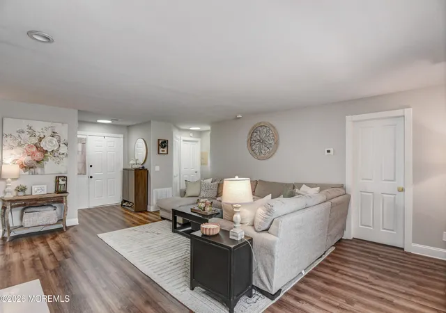 Listing Photo 5 - Condo for sale in building located at 520 Waters Edge Dr, Toms River, NJ 08753 - Unit #520