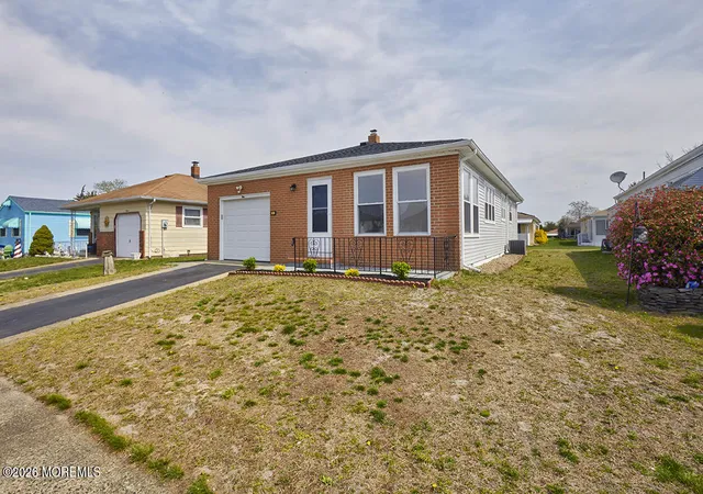 Photo 3 of Single family home for sale at 9 Mirador Ct, Toms River, NJ 08757 | MLS# 22627383 | Listing updated on 2026-09-01