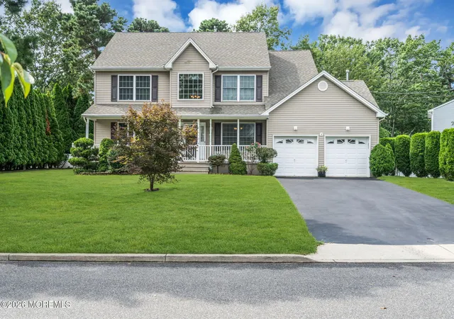 Photo 3 of Single family home for sale at 592 Pirate Ln, Manahawkin, NJ 08050 | MLS# 22627432 | Listing updated on 2026-09-14