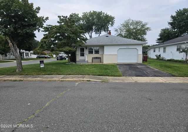 Photo 2 of Single family home for sale at 506 St Thomas Dr, Toms River, NJ 08757 | MLS# 22627475 | Listing updated on 2026-09-13