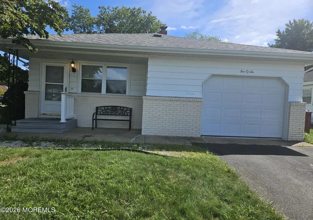 Photo 3 of Single family home for sale at 506 St Thomas Dr, Toms River, NJ 08757 | MLS# 22627475 | Listing updated on 2026-09-13