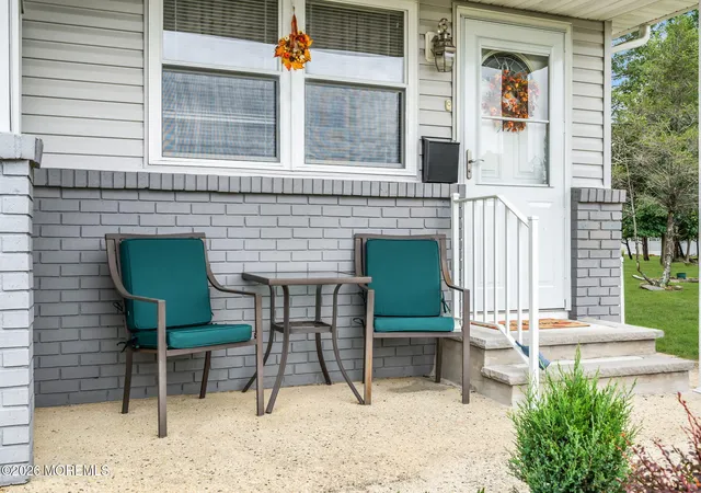 Photo 3 of Single family home for sale at 27 Bolans Ct, Toms River, NJ 08757 | MLS# 22627684 | Listing updated on 2026-09-03
