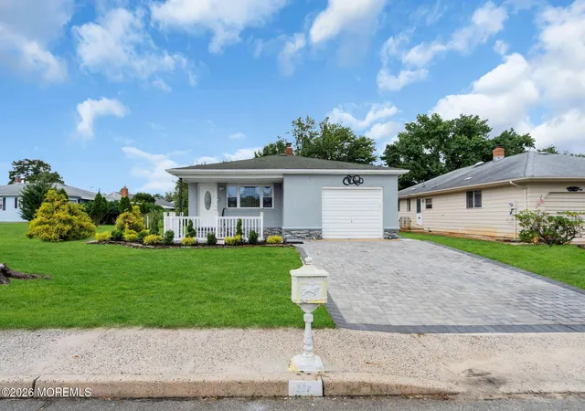 Photo 3 of Single family home for sale at 246 Charlotteville Dr N, Toms River, NJ 08757 | MLS# 22627505 | Listing updated on 2026-09-14