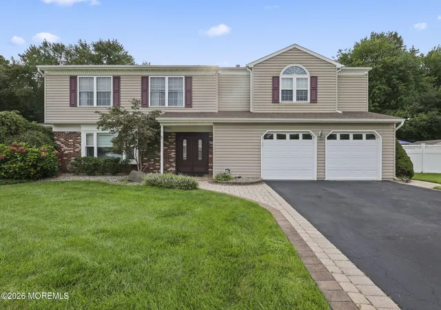 Photo 3 of Single family home for sale at 55 Hedgewood Rd, Howell, NJ 07731 | MLS# 22627540 | Listing updated on 2026-09-10