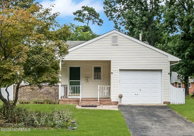 Photo 1 of Single family home for sale at 75 Columbine Cir, Toms River, NJ 08755 | MLS# 22627715 | Listing updated on 2026-09-04