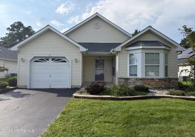 Photo 1 of Single family home for sale at 5 Meadows Ln, Whiting, NJ 08759 | MLS# 22628015 | Listing updated on 2026-09-06