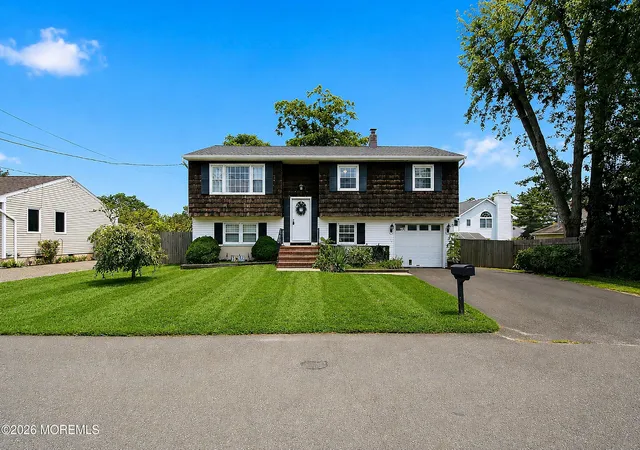 Photo 1 of Single family home for sale at 545 Neptune Ave, Beachwood, NJ 08722 | MLS# 22627771 | Listing updated on 2026-09-17