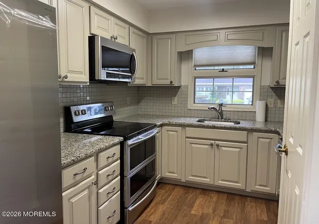 Photo 3 of Single family home for sale at 1490 Gleniffer Hl Rd, Toms River, NJ 08755 | MLS# 22627854 | Listing updated on 2026-09-10