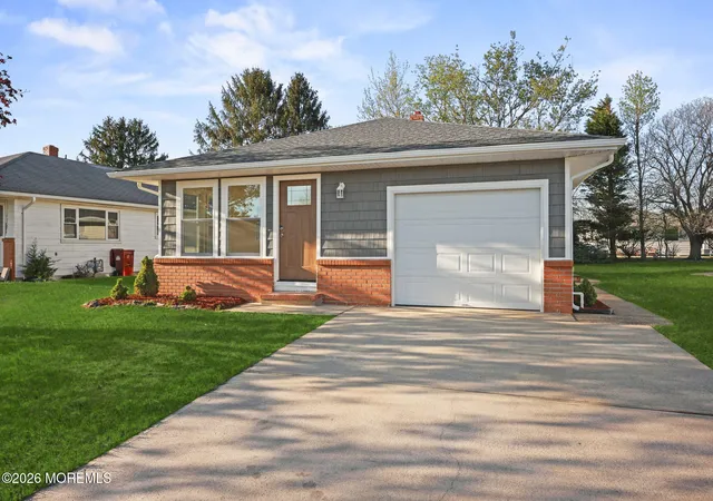 Photo 3 of Single family home for sale at 114 Barbuda St, Toms River, NJ 08757 | MLS# 22627556 | Listing updated on 2026-09-02
