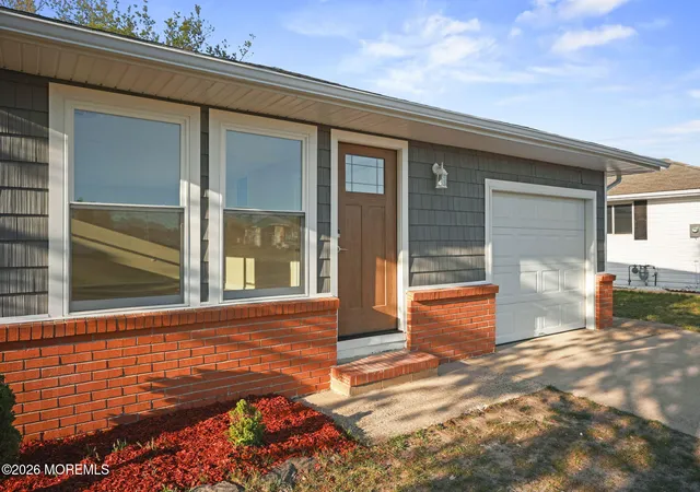 Photo 3 of Single family home for sale at 114 Barbuda St, Toms River, NJ 08757 | MLS# 22627556 | Listing updated on 2026-09-02