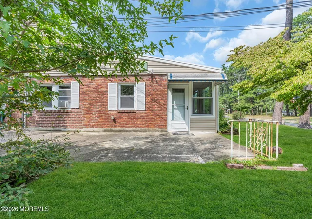 Photo 3 of Single family home for sale at 6 B Beech St, Toms River, NJ 08757 | MLS# 22627565 | Listing updated on 2026-09-02