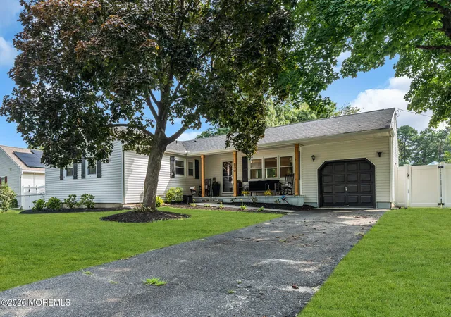 Photo 3 of Sale Pending at 800 Parkview Blvd, Toms River, NJ 08757 | MLS# 22627692 | Listing updated on 2026-09-10