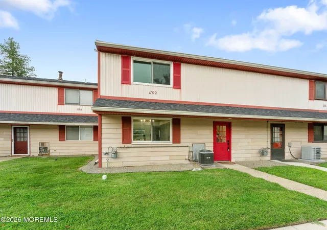 Photo 3 of Single family home for sale at 1102 Mason Run, Clementon, NJ 08021 | MLS# 22627590 | Listing updated on 2026-09-07