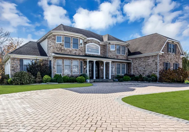 Photo 3 of Mansion for sale at 185 Dayna Ct, Toms River, NJ 08753 | MLS# 22627571 | Listing updated on 2026-09-02