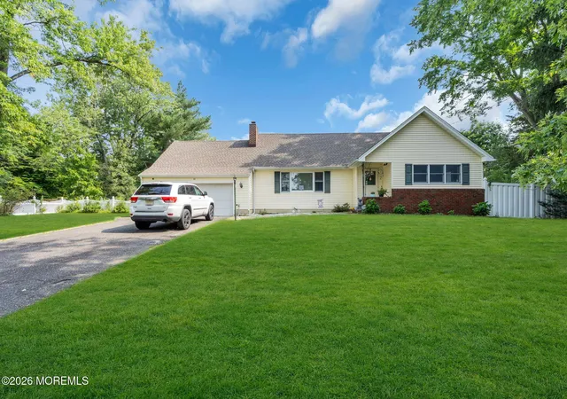 Photo 1 of Single family home for sale at 11 Mount Vernon Dr, Toms River, NJ 08755 | MLS# 22627679 | Listing updated on 2026-09-11