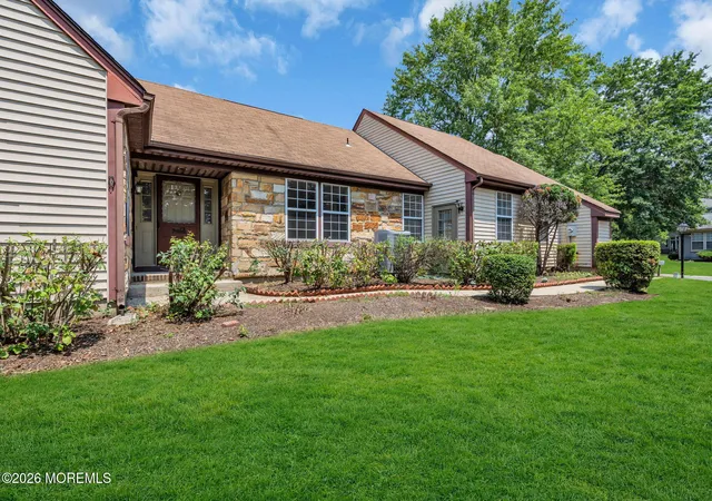Photo 3 of Single family home for sale at 6 Rutherford Hayes Dr, Monroe Township, NJ 08831 | MLS# 22627587 | Listing updated on 2026-09-29