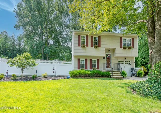 Photo 2 of Single family home for sale at 20 Eisenhower Ct, Matawan, NJ 07747 | MLS# 22628291 | Listing updated on 2026-09-15