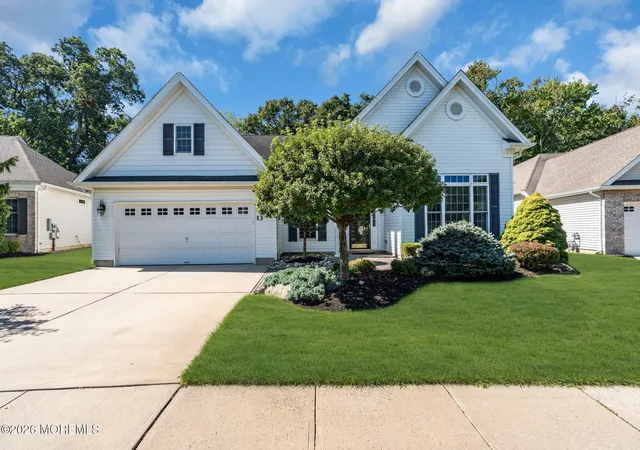 Photo 4 of Single family home for sale at 13 Northshire Ct, Freehold, NJ 07728 | MLS# 22628200 | Listing updated on 2026-09-28