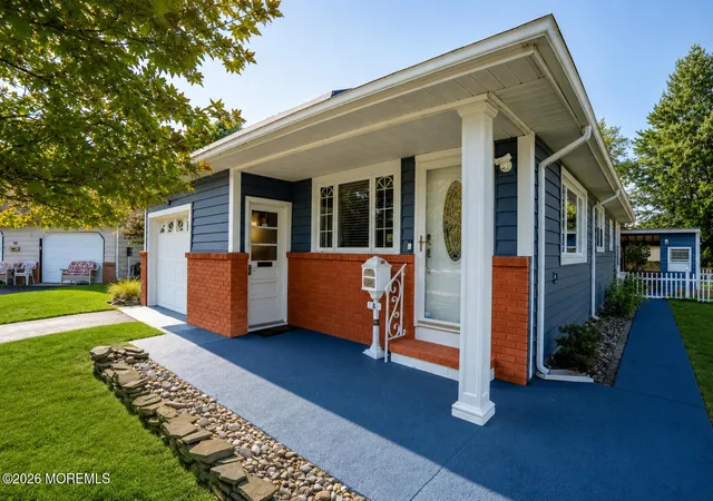 Photo 2 of Single family home for sale at 8 Fort Defrance Ave, Toms River, NJ 08757 | MLS# 22627632 | Listing updated on 2026-09-11