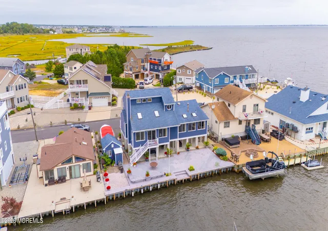 Photo 3 of Single family home for sale at 216 Maple Dr, Bayville, NJ 08721 | MLS# 22627869 | Listing updated on 2026-09-04