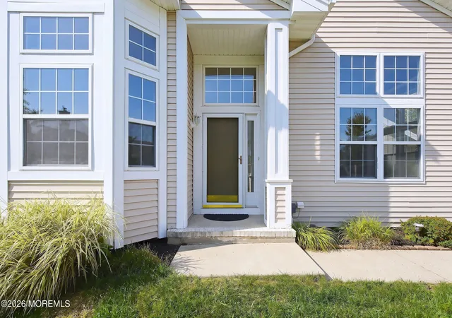Photo 4 of Single family home for sale at 7 Bayou Ct, Barnegat, NJ 08005 | MLS# 22627689 | Listing updated on 2026-09-15