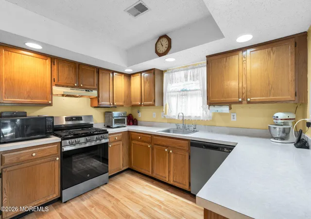 Photo 4 of Sale Pending at 95 Sleepy Holw Dr, Brick, NJ 08724 | MLS# 22627810 | Listing updated on 2026-09-10
