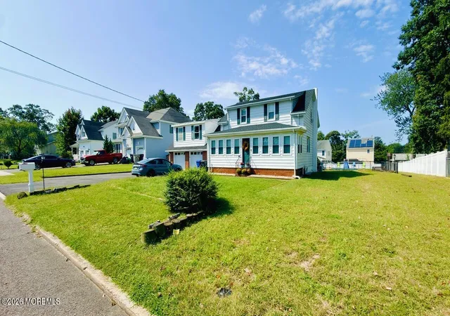 Photo 3 of Single family home for sale at 520 Parkwood Ave, Toms River, NJ 08753 | MLS# 22629801 | Listing updated on 2026-10-02