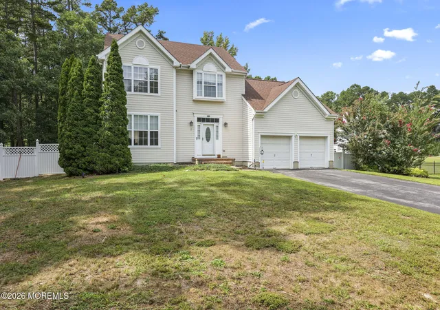 Photo 3 of Single family home for sale at 2 Sparrow Ct, Jackson, NJ 08527 | MLS# 22627914 | Listing updated on 2026-09-07