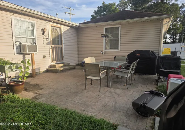 Photo 3 of Single family home for sale at 211 Magnolia Ave, Toms River, NJ 08757 | MLS# 22627766 | Listing updated on 2026-09-05