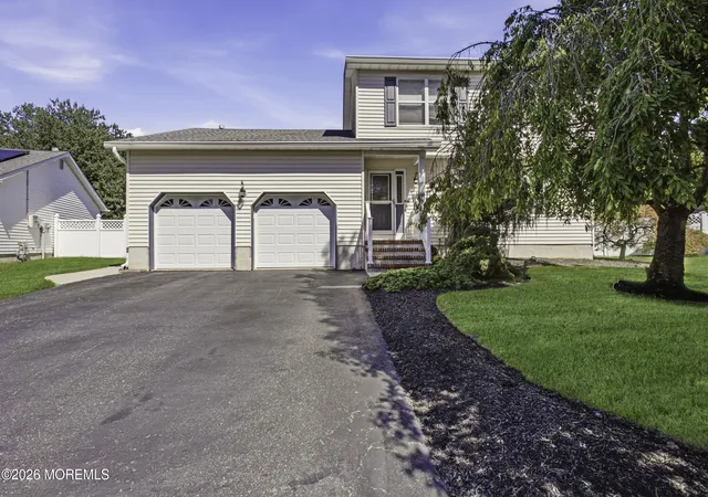 Photo 2 of Single family home for sale at 19 Fella St, Howell, NJ 07731 | MLS# 22627928 | Listing updated on 2026-09-15