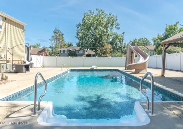 Photo 1 of Single family home for sale at 31 Kim Ln, Toms River, NJ 08755 | MLS# 22627797 | Listing updated on 2026-10-18